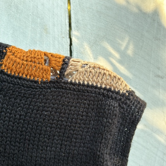 Vintage 90s Rafaella Crocheted Square Vest - Picture 6 of 7